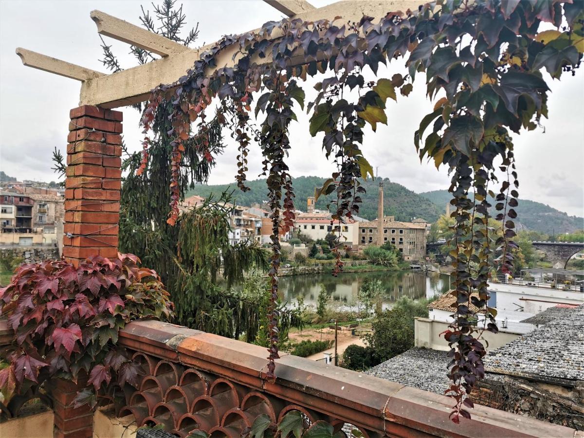 B&B Sallent Bagian luar foto