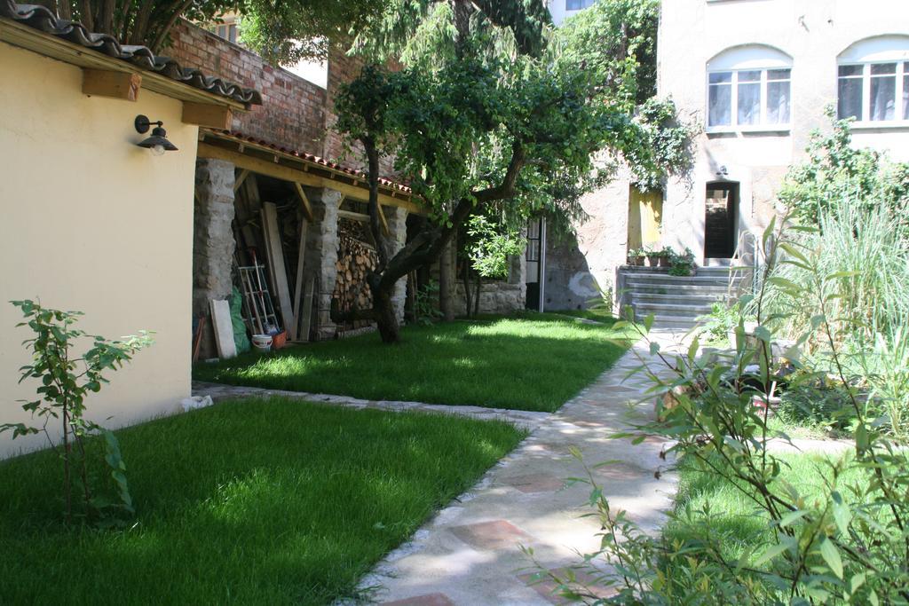 B&B Sallent Bagian luar foto