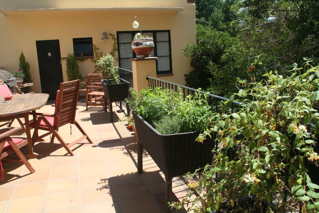 B&B Sallent Bagian luar foto